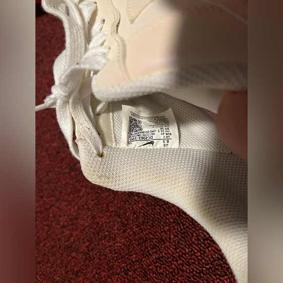 Nike Air Force 1'07 'Reflective' Women's
Size 8.5 - Picture 4 of 7